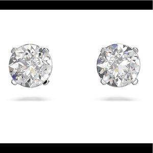 Swarovski Attract stud earrings